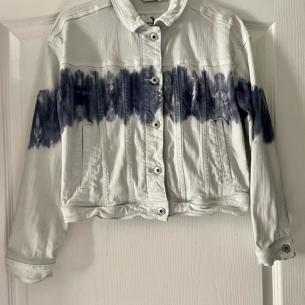 Stylish White and Blue Women's Jacket